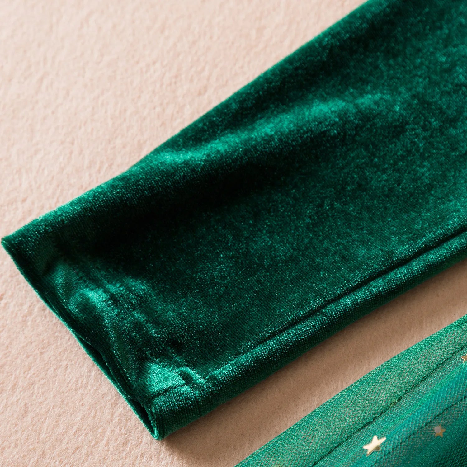 Abito natalizio in velluto verde con stelle per bambine
