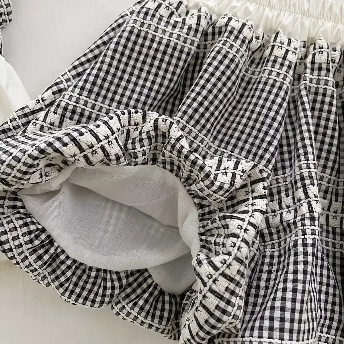 Süßes Picknick – Schwarz-weißes Gingham-Set für Mädchen