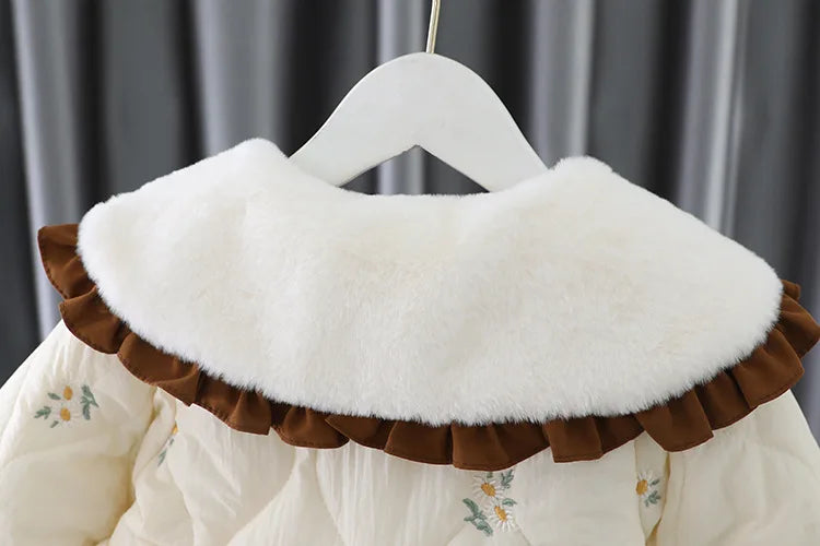 Abrigo de invierno para bebé con flores bordadas