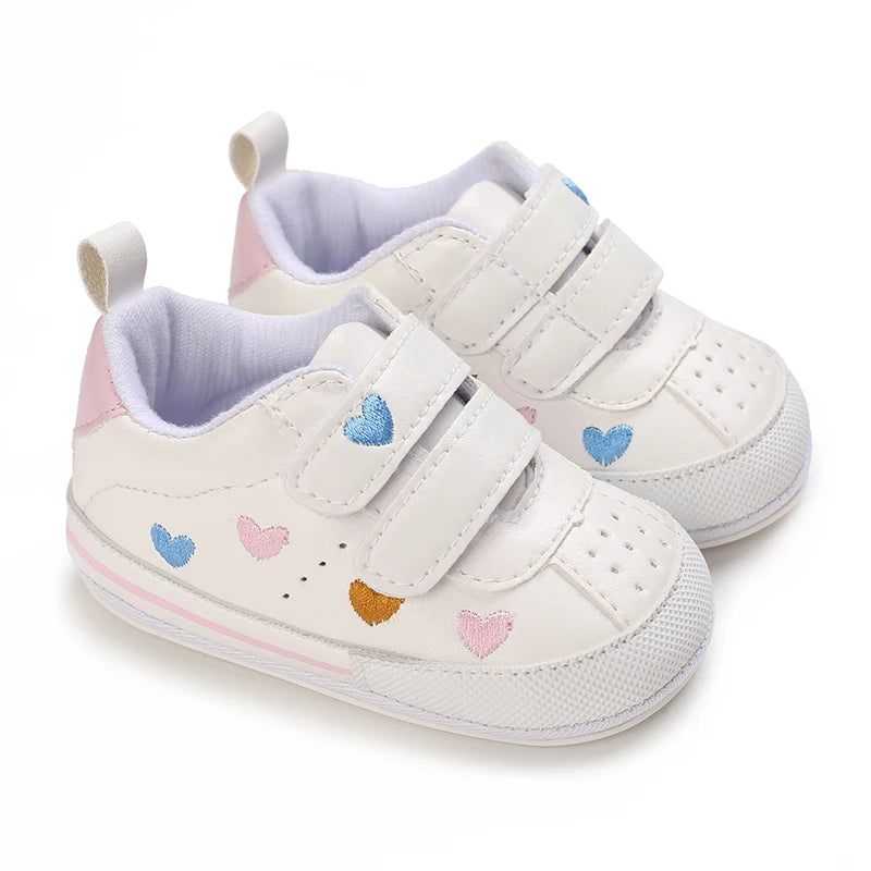 Zapatillas de bebé corazones dulces