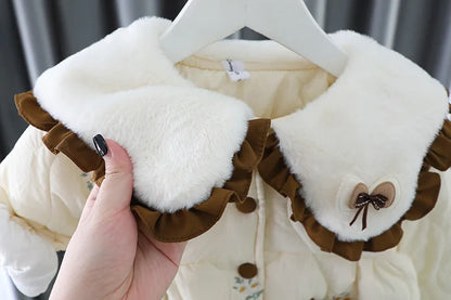 Abrigo de invierno para bebé con flores bordadas