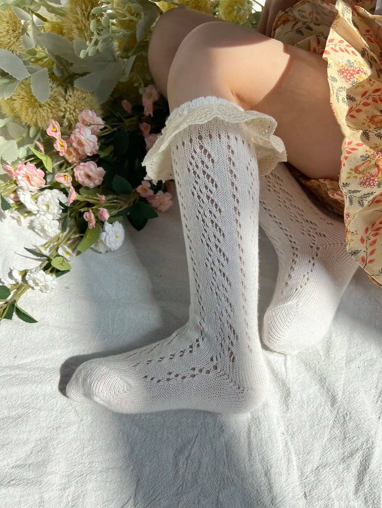 Lace Ruffle Knee-High Socks – Vintage Style for Girls