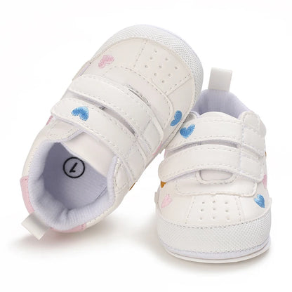 Zapatillas de bebé corazones dulces