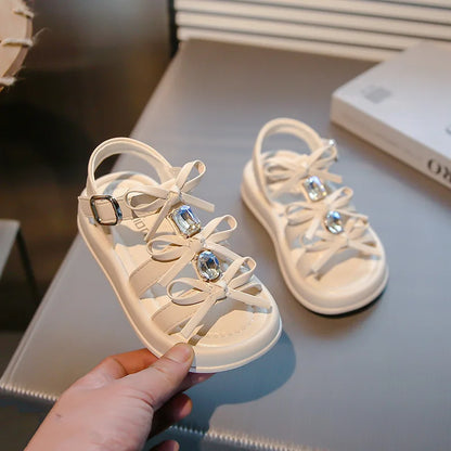 Sandalen mit Kristallschleifen
