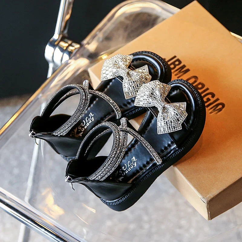 Gladiator-Sandalen mit glitzernder Schleife