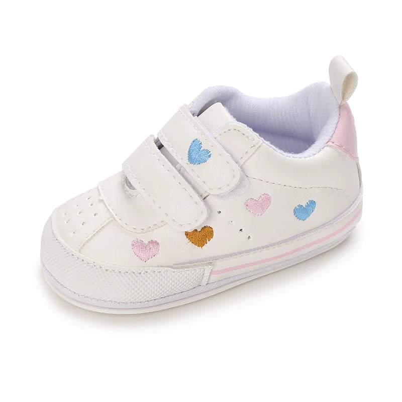 Zapatillas de bebé corazones dulces