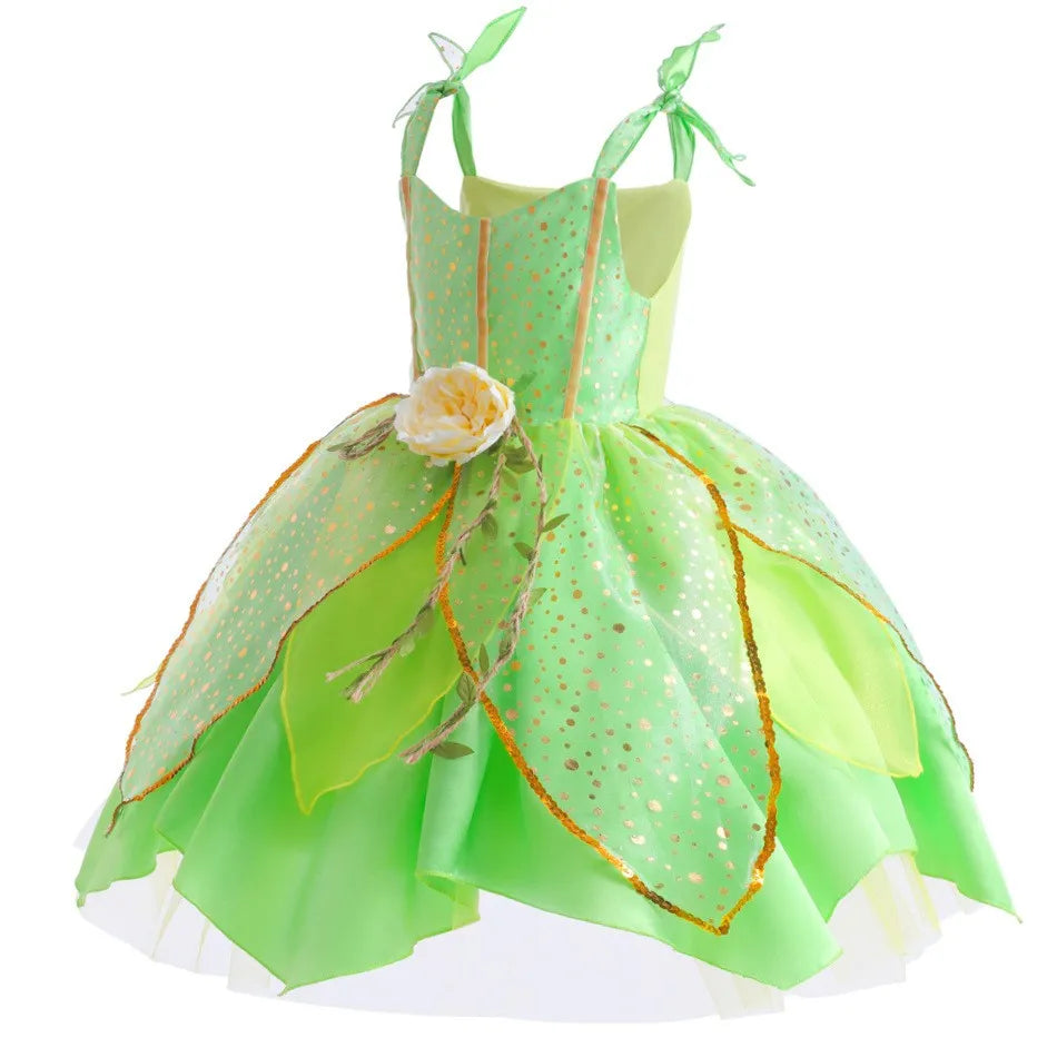 Sleeveless green fairy dress with delicate wings for dress-up play
